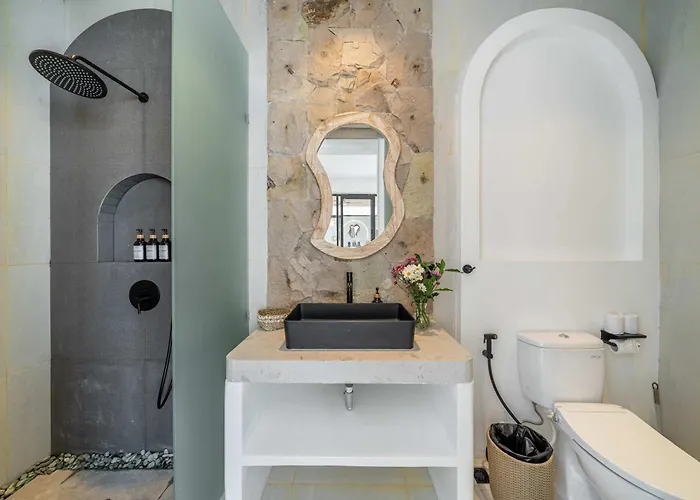 New 2br Private Pool In Cr1 *