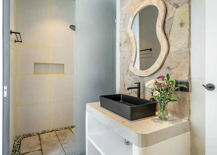 New 2br Private Pool In Cr1 *